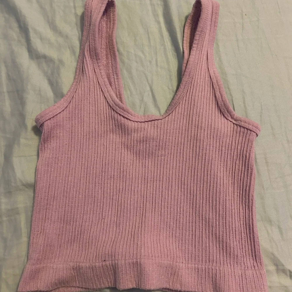 Lavender Ribbed Tank Top - Picture 2 of 2